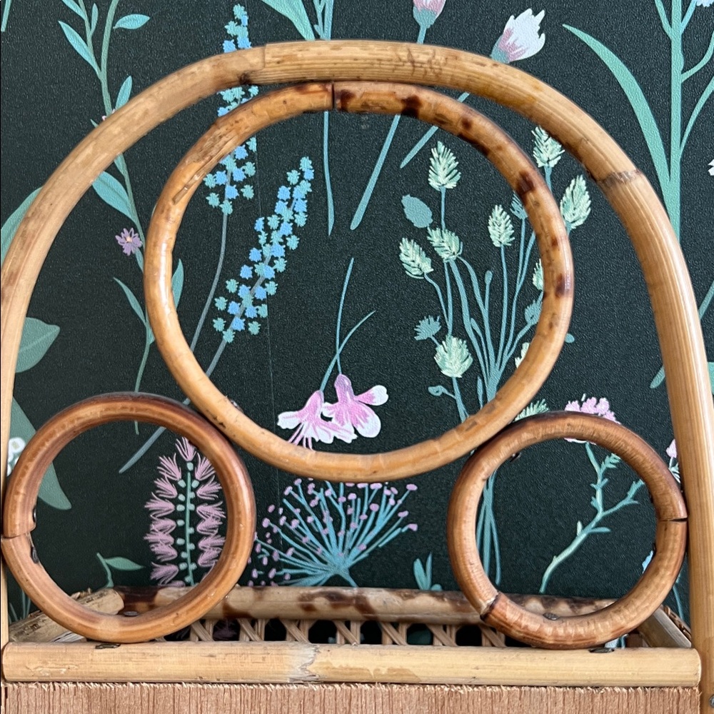 VINTAGE wicker/ bamboo/ wall-mounted storage rack, for mail, or magazines 70ʼs - Picture 7 of 15
